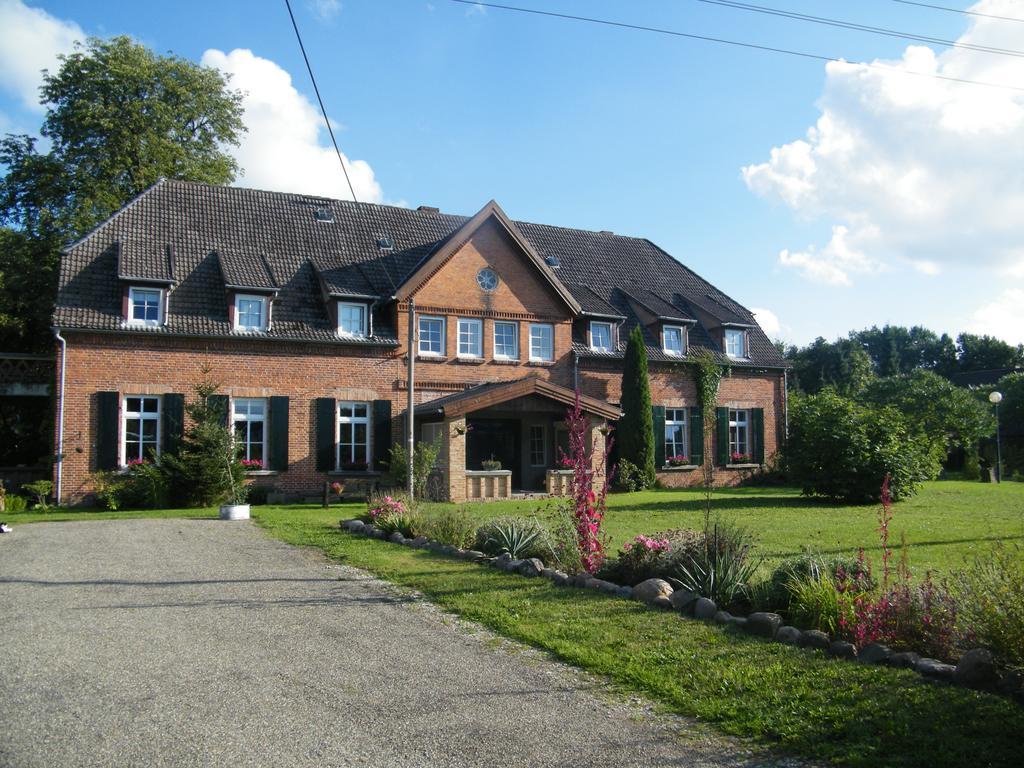 Gutshaus Daemelow Tussen Schwerin En Wismar Bagian luar foto